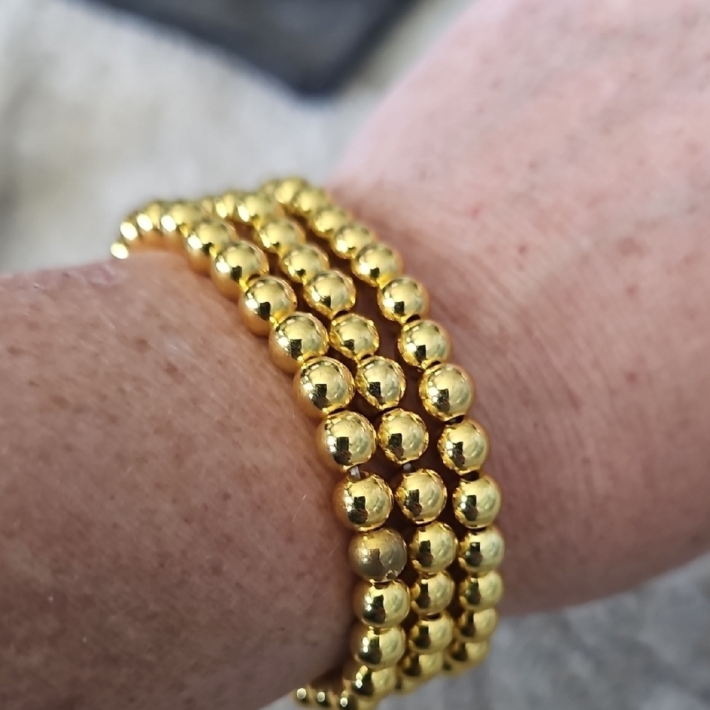 Elegant Gold Beaded Bracelet